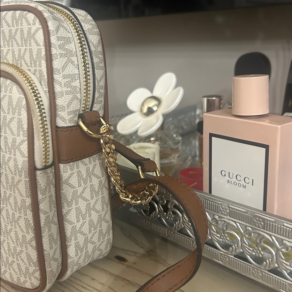 New Michael Kors Cream and Brown Crossbody Bag - Picture 4 of 12